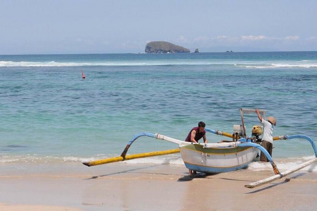 Anom Beach Hotel Candi Dasa  Ngoại thất bức ảnh